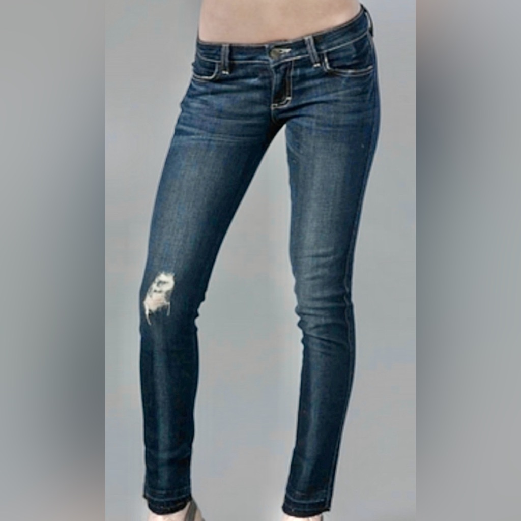 Siwy “Hannah” Slim Crop Denim Jeans In “Loyal” Dark Blue Wash With Lace Rip
